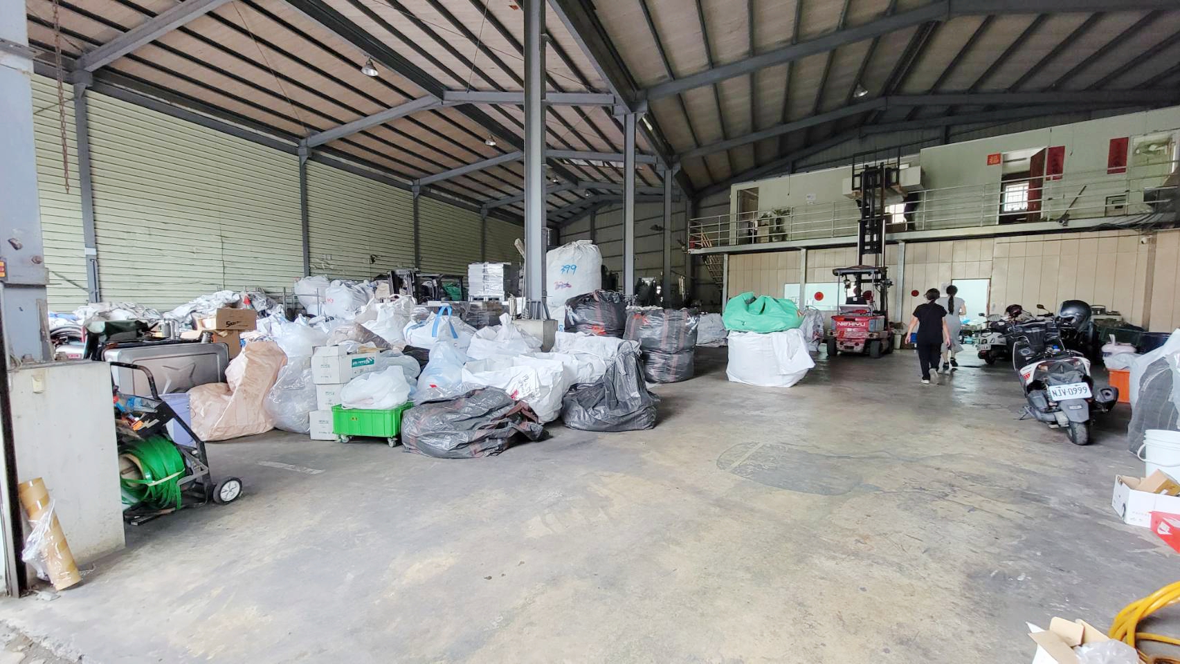 其他工業用地[桃園市蘆竹區正南崁工業區內，近交流道及台茂好事多]