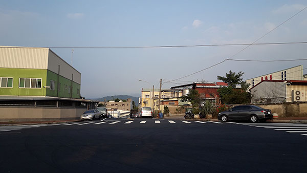 南崗產業園區[1.大面寬，地形方正，好規劃。2.路大，出入便利。]
