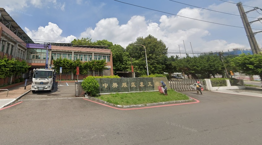 中壢產業園區[臨8米路, 40呎貨櫃車好出入, 土地臨路面寬60米]