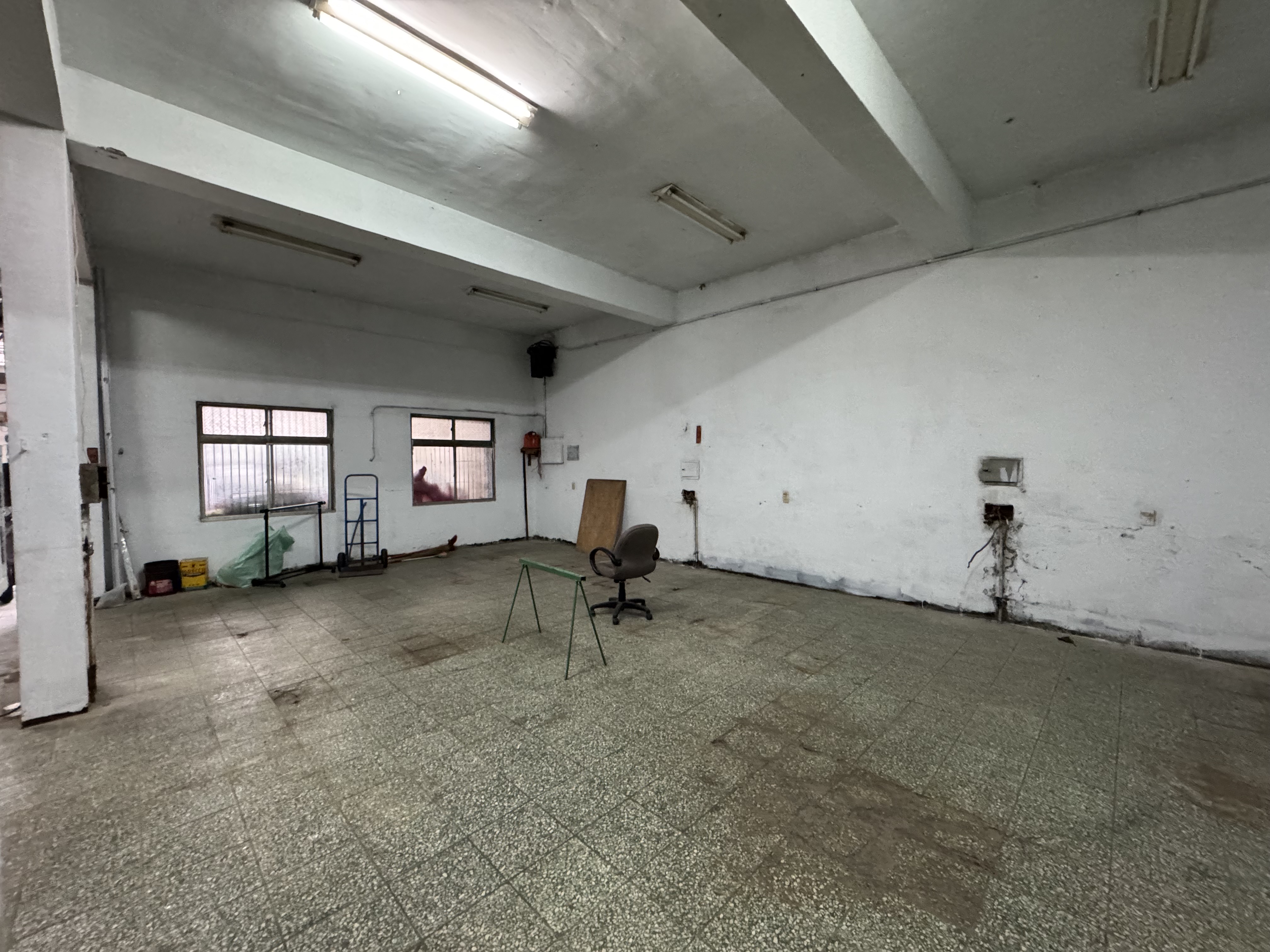 其他工業用地[G0424 南樹林廠房一樓~住商樹林中正加盟店]
